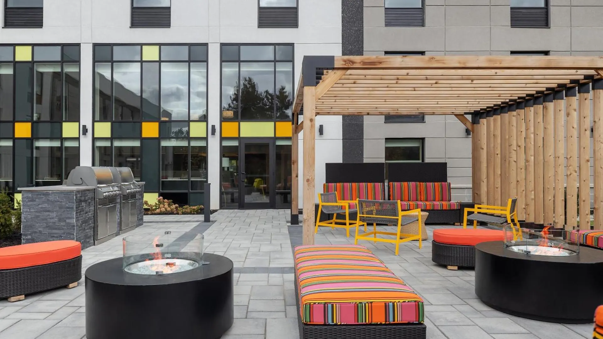 Home2 Suites By Hilton Kitchener 3*,